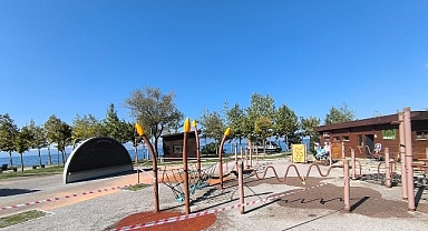 Karamürsel Ereğli Aktif Park'ın zemini yenilendi