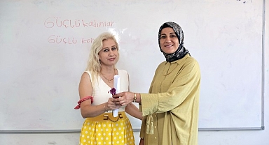 Konak’ta okur-yazar kadınların gurur günü