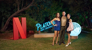 Netflix, Gupse Özay imzalı yeni dizisi Platonik: Mavi Dolunay Otel'in lansmanını Çeşme'de renkli bir etkinlikle kutladı