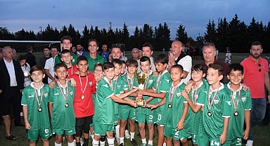 Osmangazi’de minik yetenekler futbol şöleninde buluştu