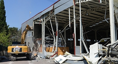 Tahtalı Mahallesi’nde 3 kaçak yapı yıkıldı