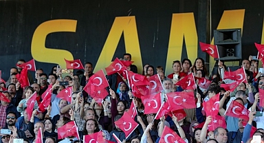 Aliağa Atatürk Stadyumu'nda Cumhuriyet Coşkusu