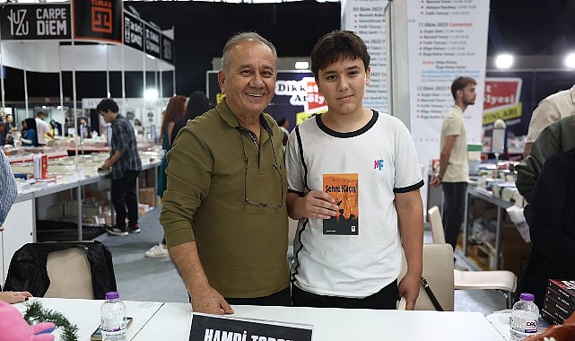 Antalya Kitap Fuarı’na öğrencilerden yoğun ilgi