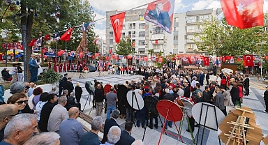 Balçova’da Cumhuriyetimizin 102. yılı etkinlikleri bugün sabah saatlerinde başladı
