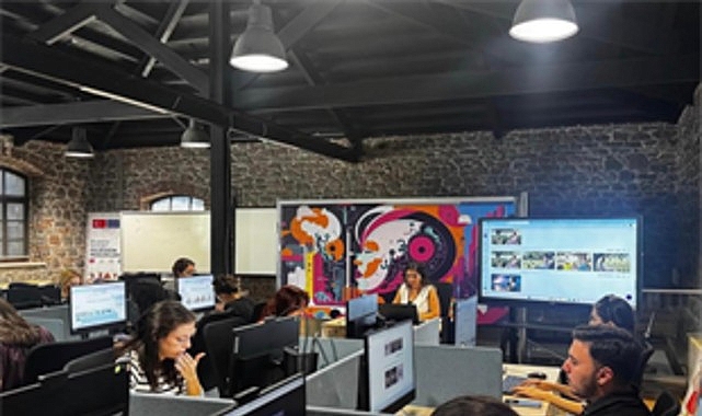 Büyükşehir’den gençlere “Canva” eğitimi