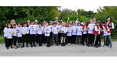 Çocuklar tarımı Lider Çocuk Tarım Kampı’nda öğreniyor