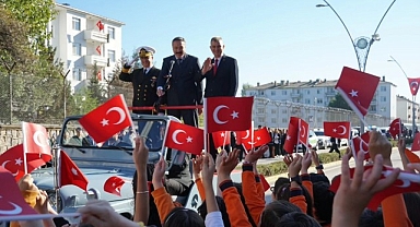 Cumhuriyet'in 102. Yılı Gölcük'te Törenle Kutladı