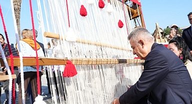 Cumhuriyetimizin 102. Yılı İzmir’de Coşkuyla Kutlanıyor