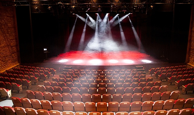 Fişekhane'de sahne ışıkları Ekim'de de parlıyor