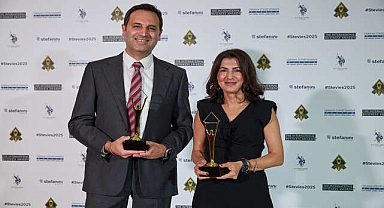 Jolly, Stevie Awards'ta iki uluslararası ödülün sahibi oldu