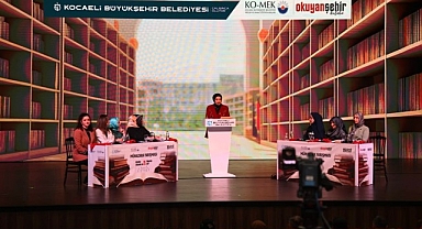 Kitap Fuarı'nda münazara ve müzikal tiyatro bir arada