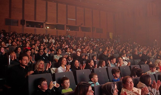 Kocaeli'de perdeler çocuklar için açıldı