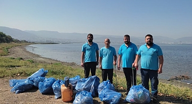 Kocaeli'de sahil temizliği Mavi Takım'dan sorulur
