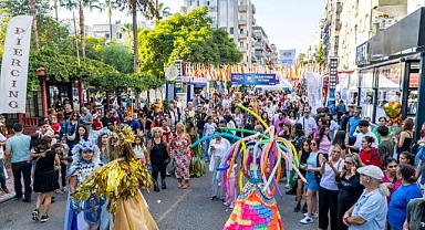 Kushimoto Sokak Sanatçıları Festivali bu yıl da on binlerce kişiyi ağırladı