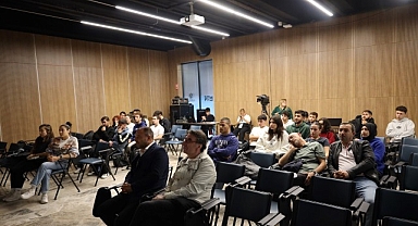 Kutlu'dan Tepük oyunu, Arpacı'dan Momo öyküsü