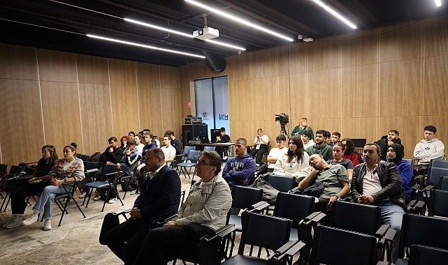 Kutlu'dan Tepük oyunu, Arpacı'dan Momo öyküsü