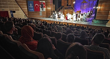 Şehir Tiyatroları, perdeyi Gebze'ye taşıdı