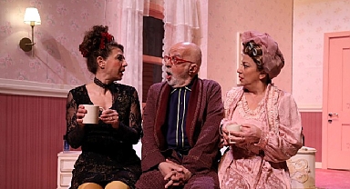 Şehrin Tiyatrosu “Yatak Odası Komedisi” Oyunuyla Maltepe’de