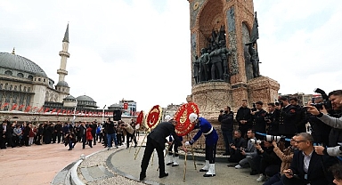 Taksim'de Cumhuriyet'in 102. Yıl Kutlaması