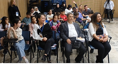 Yazar ikiz kardeşler Kocaeli Kitap Fuarı’na renk kattı; “Kitap yazmak isteyenler çok okusun”