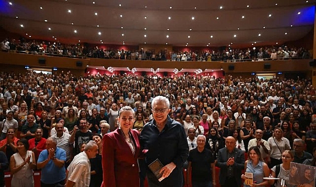 Zülfü Livaneli okurlarıyla buluştu