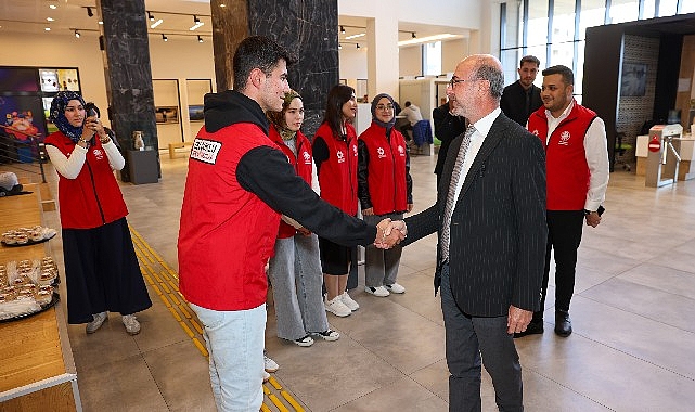 Başkan Pekyatırmacı'dan Yeni Nesil Şehir Kütüphanesi'ne ziyaret