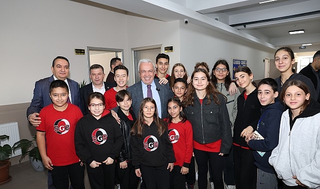 Başkan Şadi Özdemir: “Geleceği kuran öğretmenlerdir”