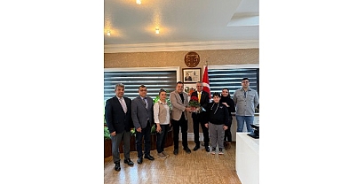 Başkan Topaloğlu’nun Öğretmenler Gününü kutladılar 