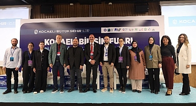 Bilişim Fuarı'nda geleceğin teknolojileri konuşuldu