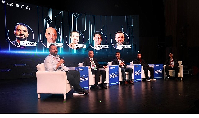 Bilişim Fuarı'nda sporun dijital dönüşümü konuşuldu