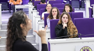 Buca Belediyesi'nden engelsiz hizmet için önemli adım; Belediye personeline işaret dili eğitimi