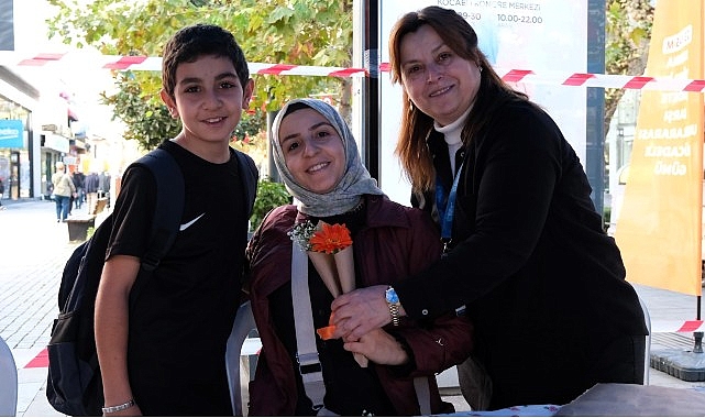 Büyükşehir'den kadına şiddete turuncu farkındalık