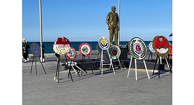 Edremit Heyeti KKTC'nin 42. Kuruluş Yıldönümü Kutlamalarına Katıldı