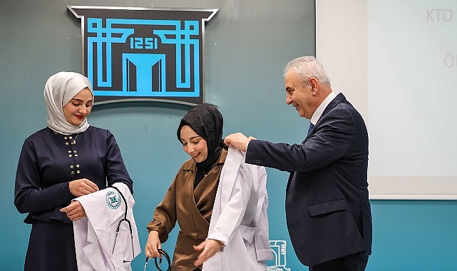 Geleceğin Hekimi Tıp Fakültesi 1. Sınıf Öğrencileri Beyaz Önlüklerini Giydi