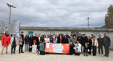 Gençler iklim krizini doğada ele aldı 