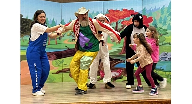 Gölcüklü Çocukları Neşelendiren Tatil Hediyesi