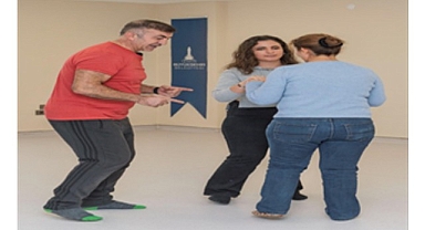 Hissederek dans ettiler