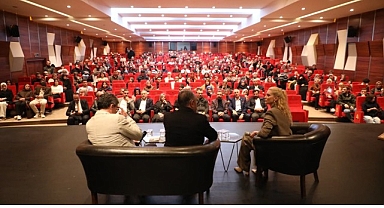 İnegöl Kitap Günleri Tüm Coşkusuyla Sürüyor