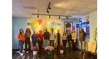  İzmir'de Harezmi Eğitim Modeli Öğretmen Eğitimleri Başladı