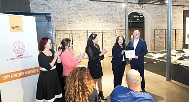 İzmir Öğretmen Akademileri Kapsamında ''Felsefe ve Düşünce Akademisi'' Gerçekleştirildi