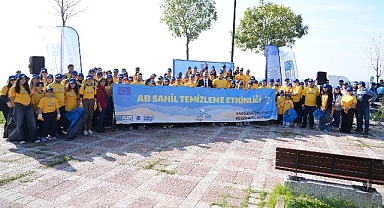Kadıköy'de sahil temizliği