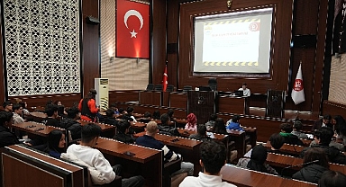 Keçiören Belediyesi'nde staj yapan öğrencilere oryantasyon eğitimi verildi