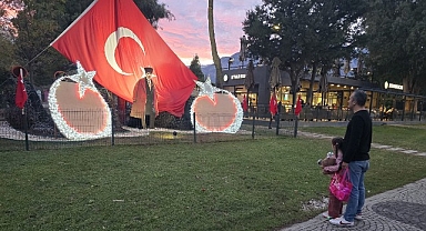 Kemer Belediyesinden Atatürk'ü anma köşesi