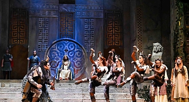 Midas’ın Kulakları Yeniden Sahnede