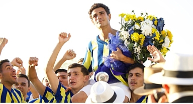 Netflix, futbol tarihine damgasını vuran Lefter Küçükandonyadis’in hayatına odaklanan filmi Lefter: Bir Ordinaryüs Hikayesi’nin fragmanını paylaştı