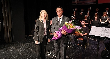 Salihli Belediyesi Türk Halk Müziği Korosu’ndan Unutulmaz Cumhuriyet Konseri