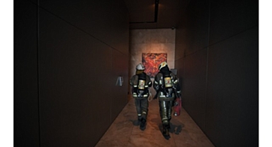 47 katlı binada nefes kesen tatbikat