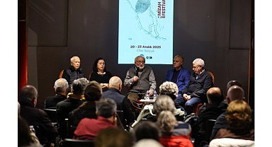 9. İzmir Mizah Festivali’nde Sinema Keyfi: “Bak Postacı Geliyor” Efes Selçuk’tan tam not aldı