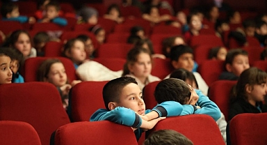 Başkan Çerçioğlu Çocukları Tiyatro ile Buluşturdu