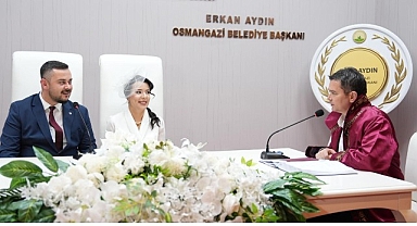 Başkan Erkan Aydın Yılın Son Nikahını Kıydı